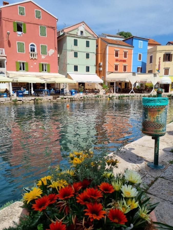 Narcis Central Apartment With Sea & City Views Veli Lošinj Exterior foto